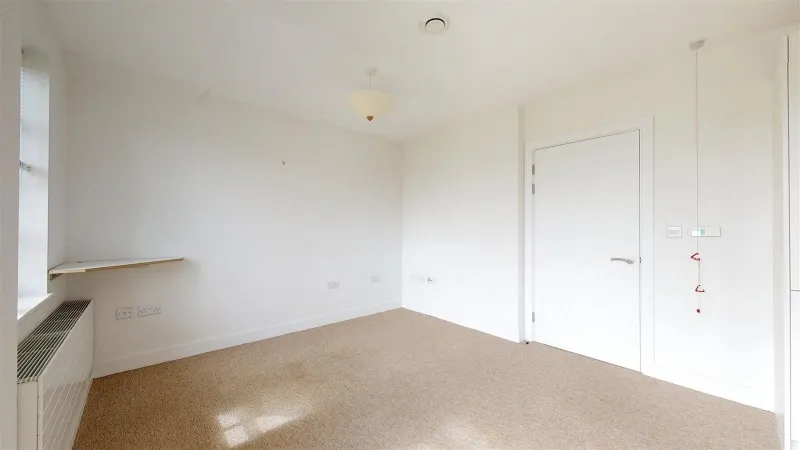 Egerton Drive, Isleworth, photo 7