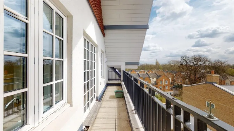 Egerton Drive, Isleworth, photo 5