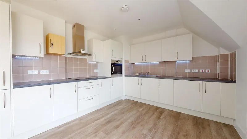 Egerton Drive, Isleworth, photo 3