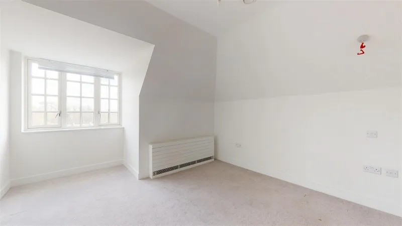 Egerton Drive, Isleworth, photo 6