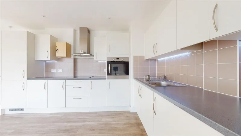 Egerton Drive, Isleworth, photo 13