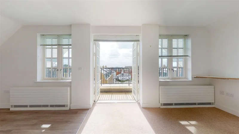 Egerton Drive, Isleworth, photo 4