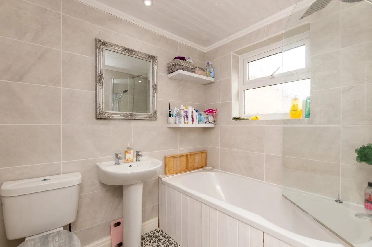 Penrhos Avenue, Llandudno Junction, photo 9