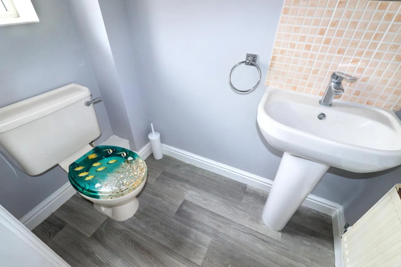 Kingfisher Court, Spalding, PE11, photo 4