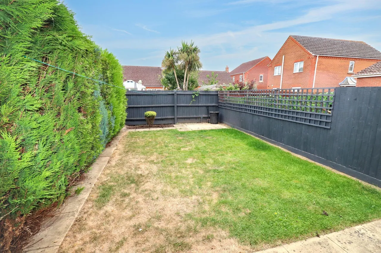 Kingfisher Court, Spalding, PE11, photo 9