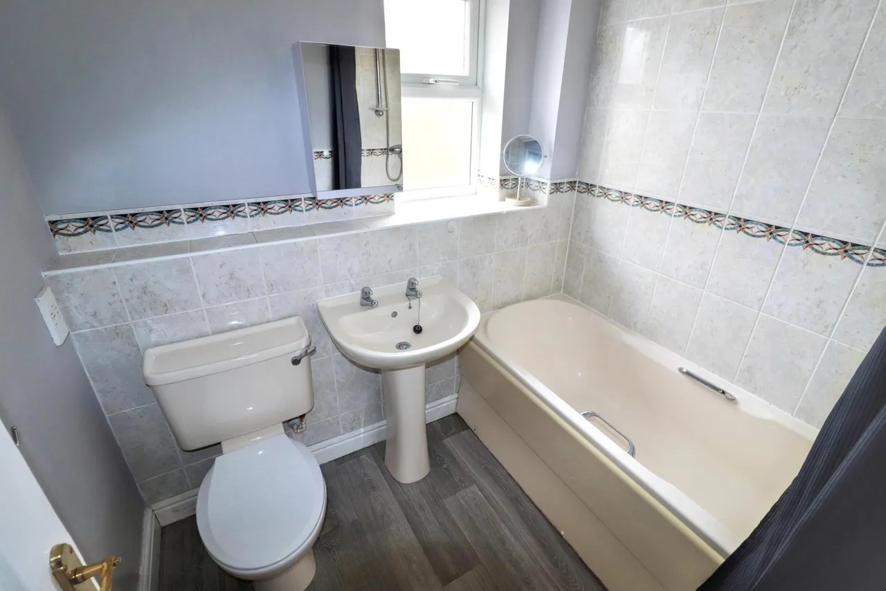 Kingfisher Court, Spalding, PE11, photo 7
