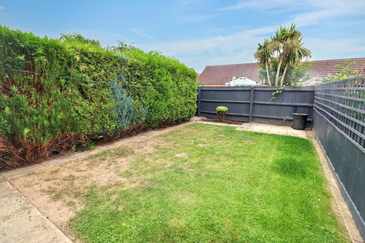 Kingfisher Court, Spalding, PE11, photo 8