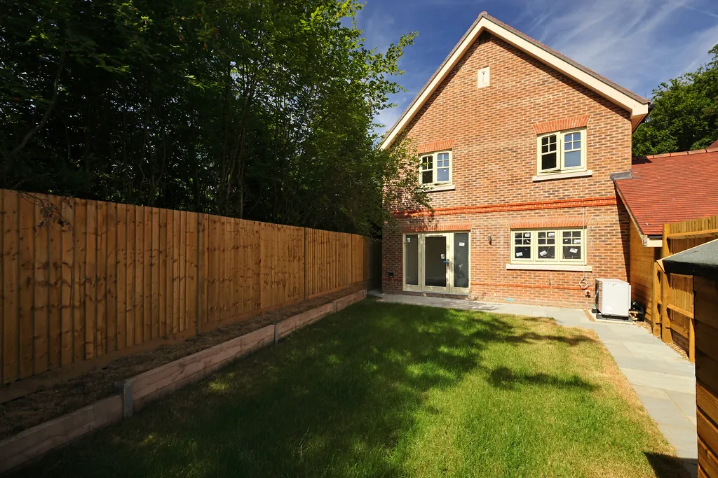 Headley Chase, Epsom, KT18, photo 6