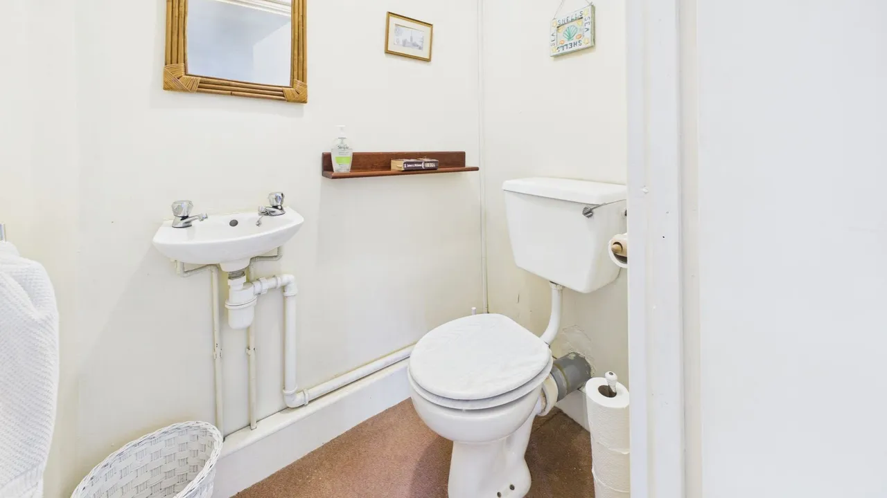 Wisbech Road, THORNEY, Peterborough, PE6, photo 19