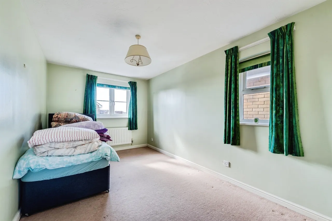 Yeats Close, Swindon, SN25, photo 8
