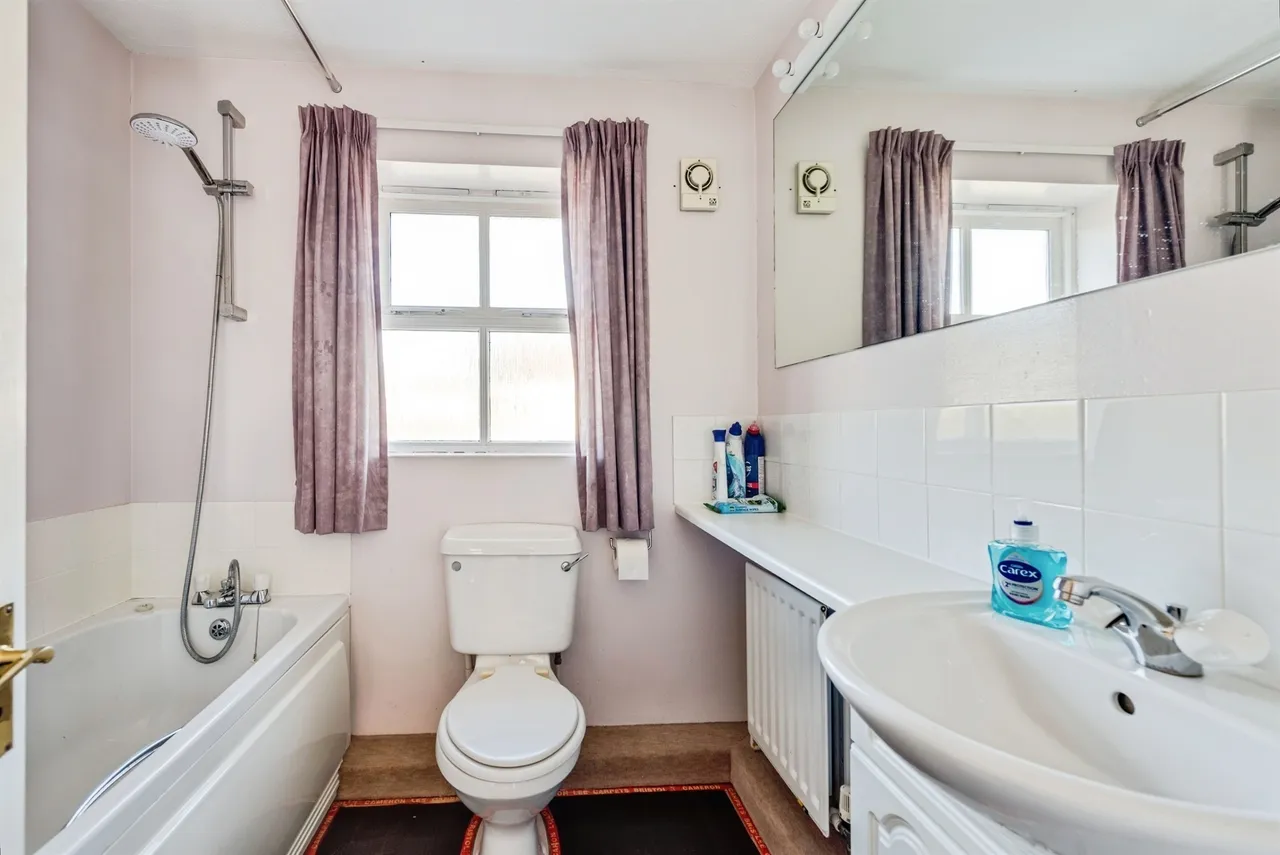 Yeats Close, Swindon, SN25, photo 10