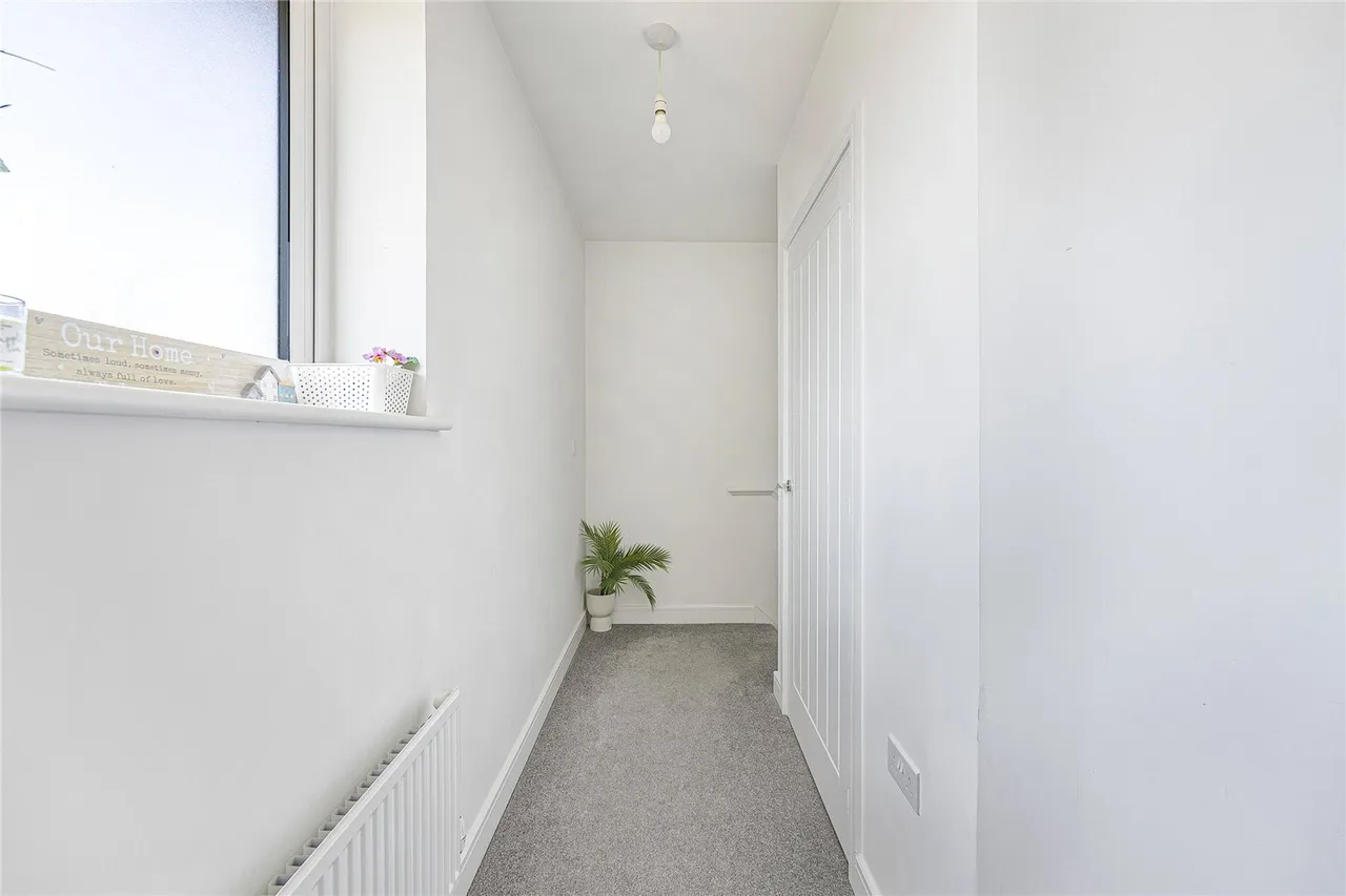 Castle Hill Drive, Ebbsfleet Valley, DA10, photo 19