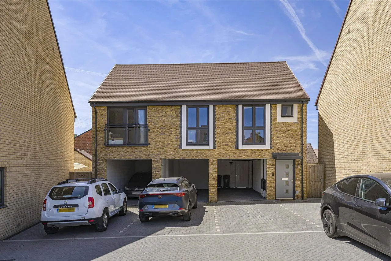 Castle Hill Drive, Ebbsfleet Valley, DA10, photo 13