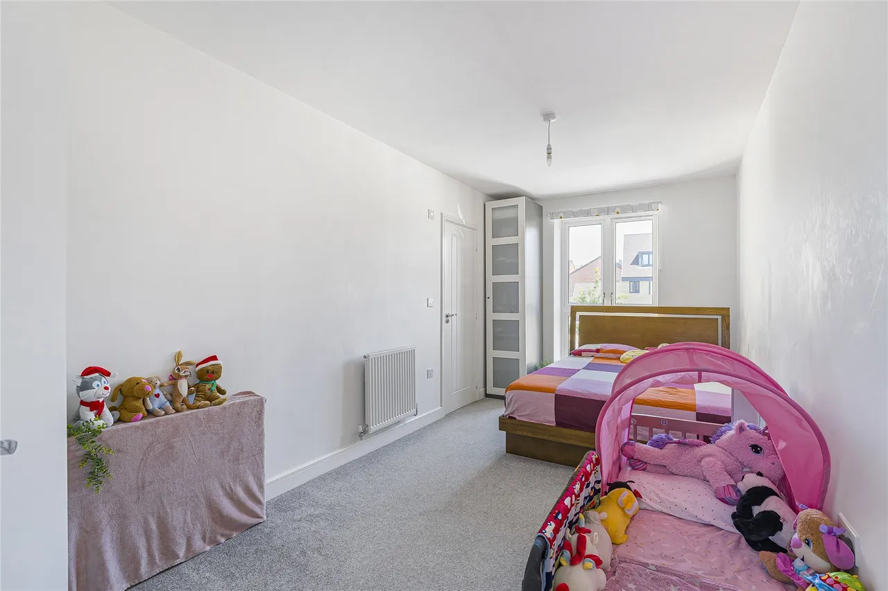Castle Hill Drive, Ebbsfleet Valley, DA10, photo 18