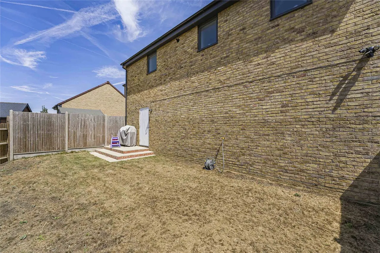 Castle Hill Drive, Ebbsfleet Valley, DA10, photo 22