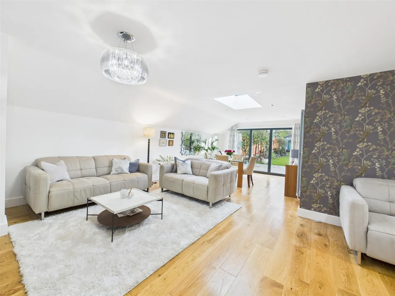 Eastcote Road, Ruislip, HA4 8DT, photo 2