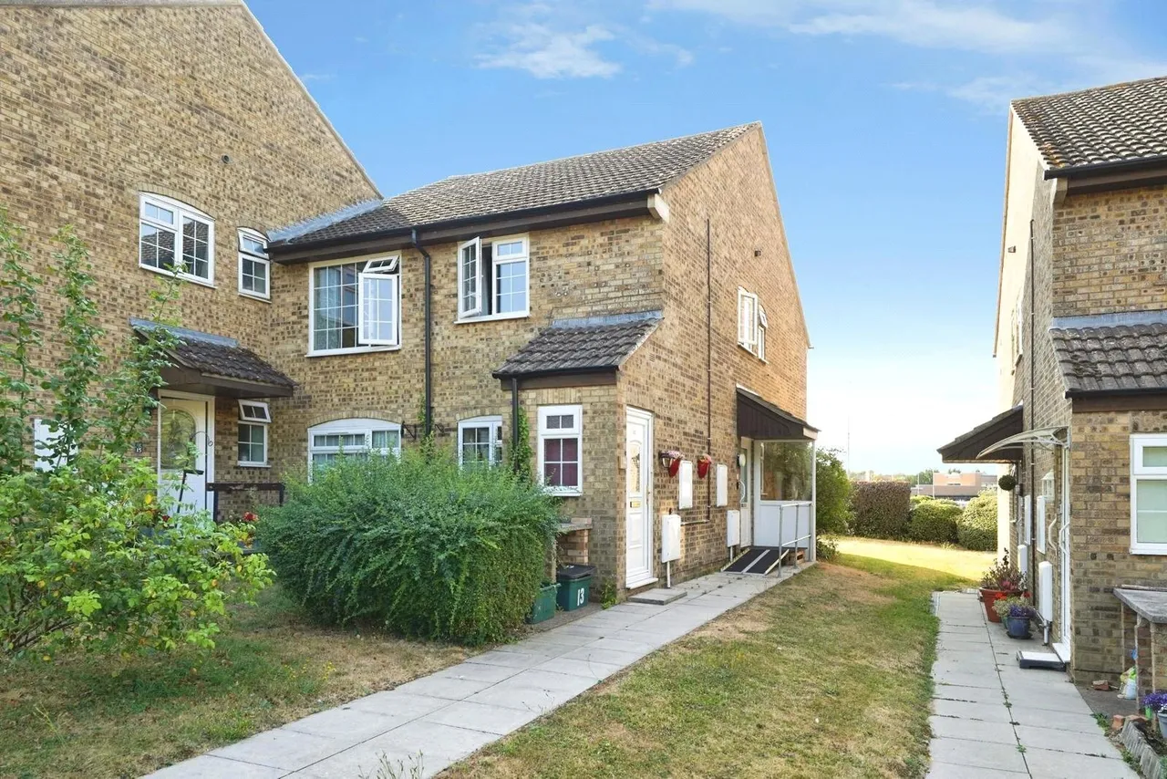 2 bed flat for sale, Heron Way, Abbeydale, GL4