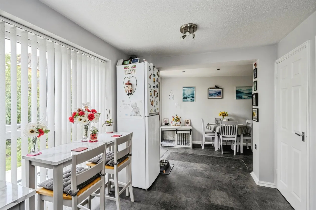 Howards Way, Swansea, SA4, photo 4