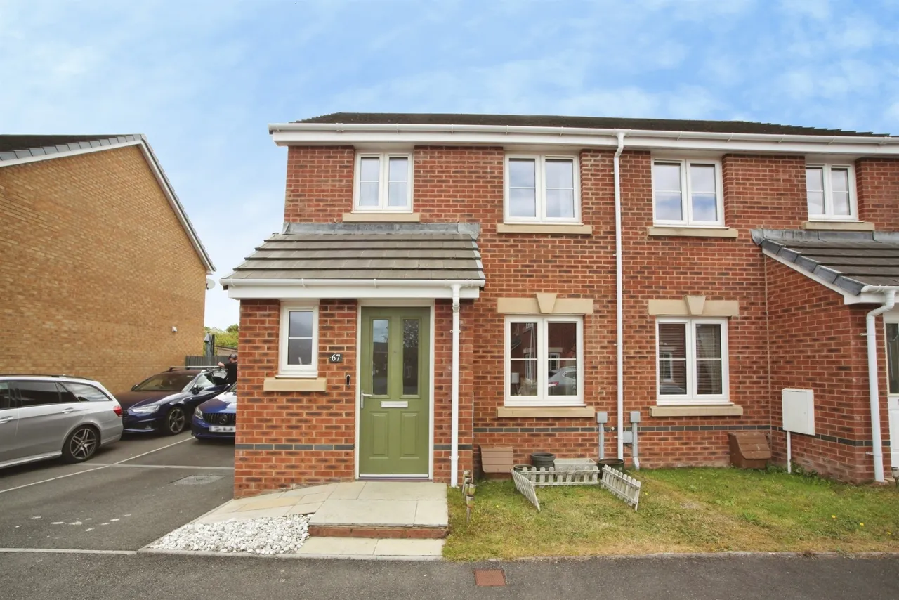3 bed house for sale, St. Ilid's Meadow Pontyclun, CF72
