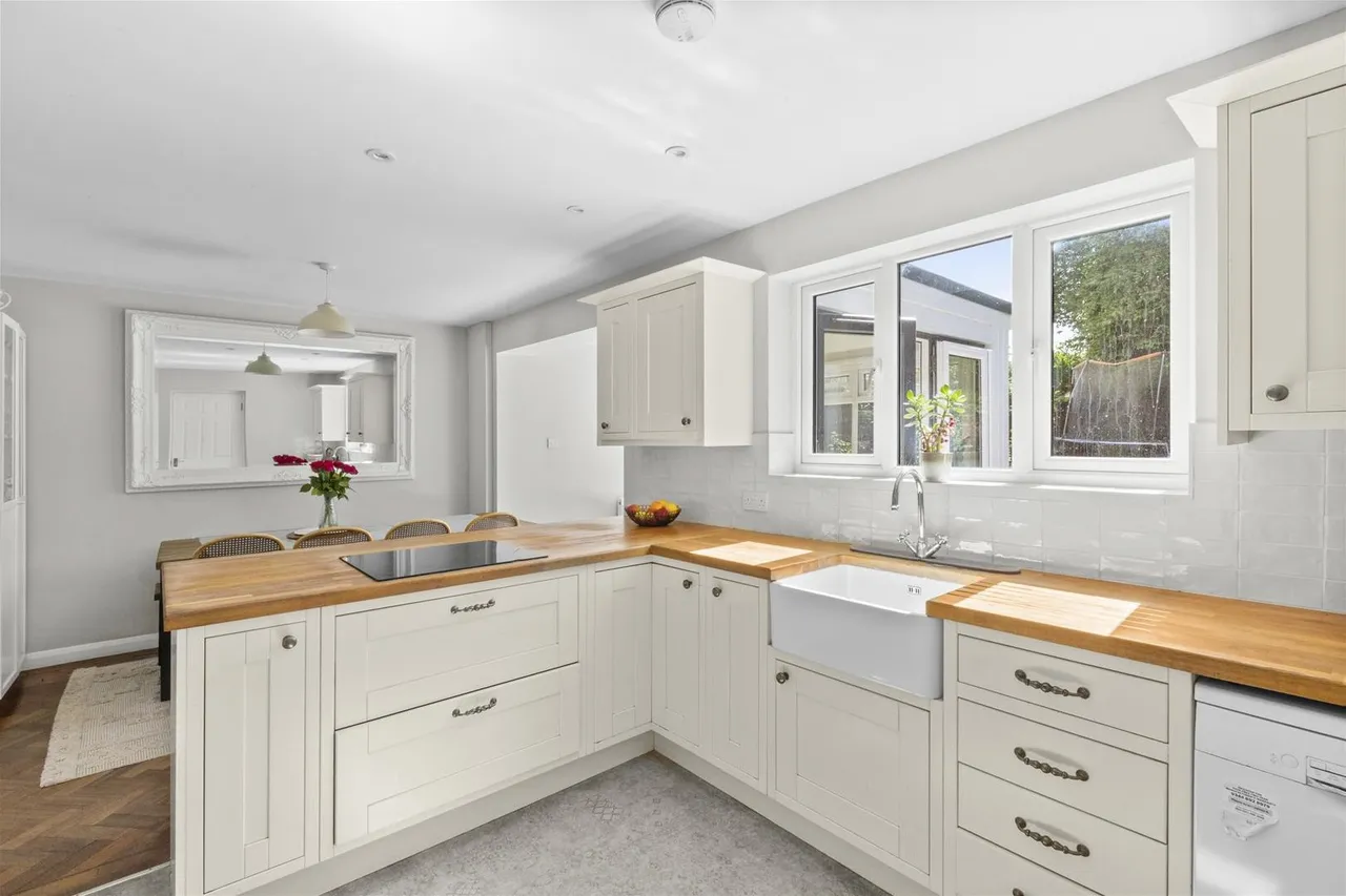 Hithercroft Road, Downley, HP13, photo 4