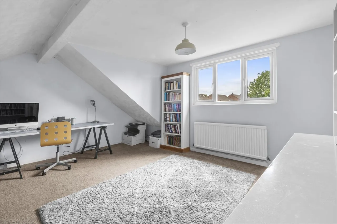 Hithercroft Road, Downley, HP13, photo 12