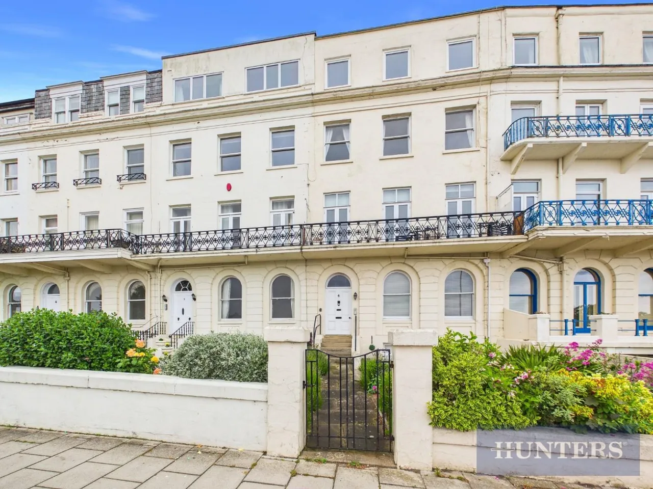 2 bed flat for sale, Esplanade, Scarborough, YO11