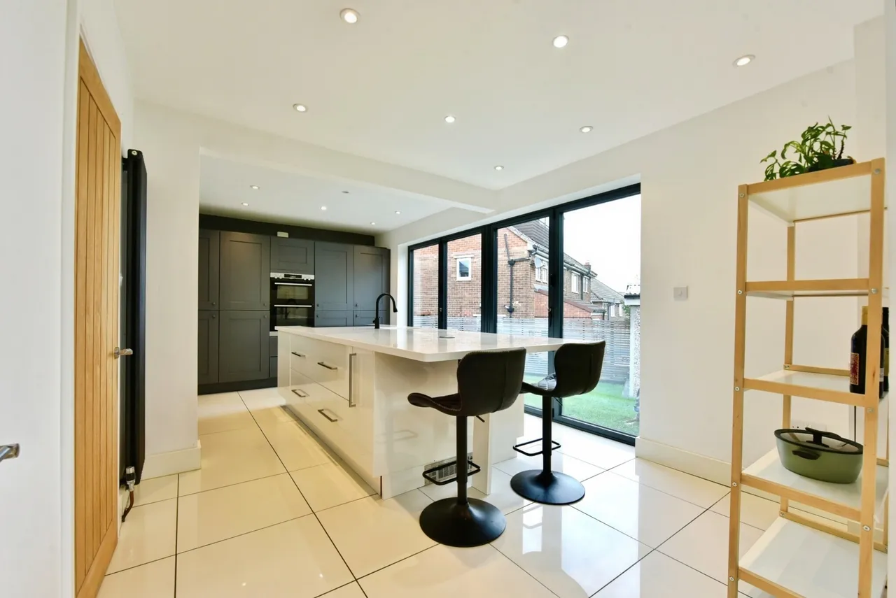 Masefield Road, Sheffield, S13, photo 2