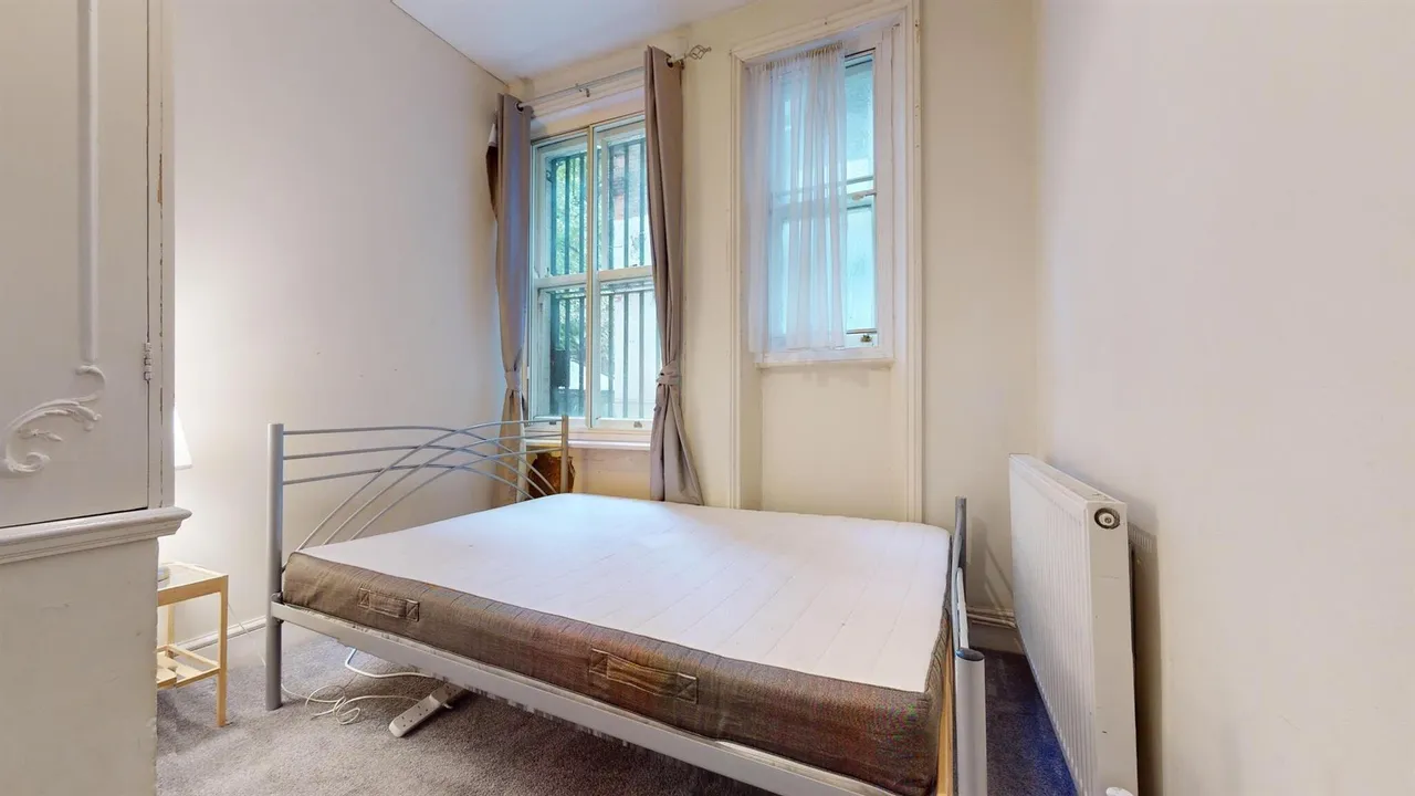 Earls Court Road, Earls Court, SW5, photo 11