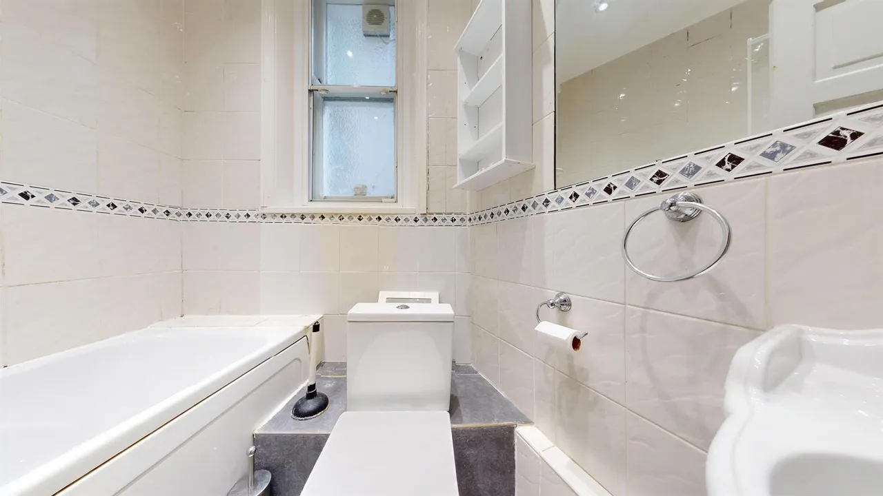 Earls Court Road, Earls Court, SW5, photo 15