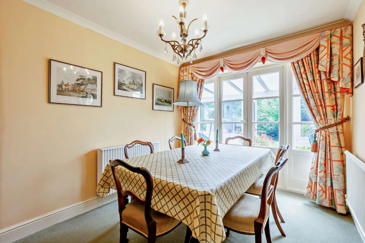 Hall Place, Cranleigh, GU6, photo 7