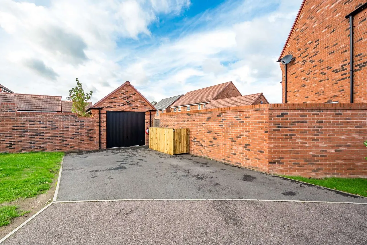 Orchid Close, Wilmslow, SK9, photo 18