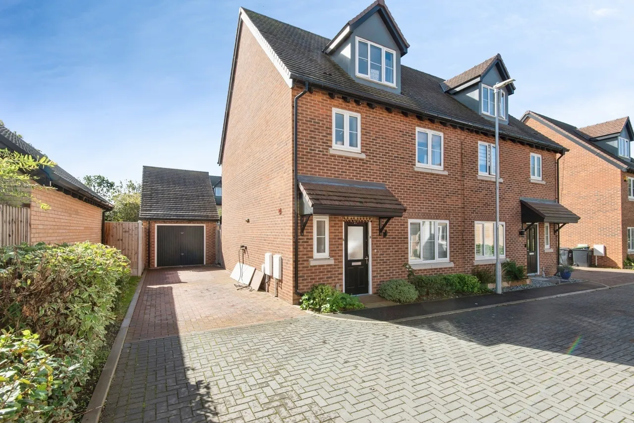 4 bed house for sale — Viney Corner, Arlesey, Bedfordshire, SG15