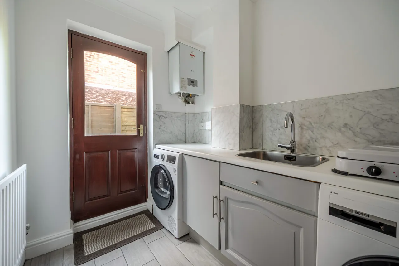 Fulmer Drive, Gerrards Cross, SL9, photo 12