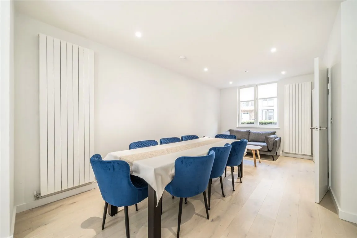 Schooner Road, Canary Wharf, photo 11