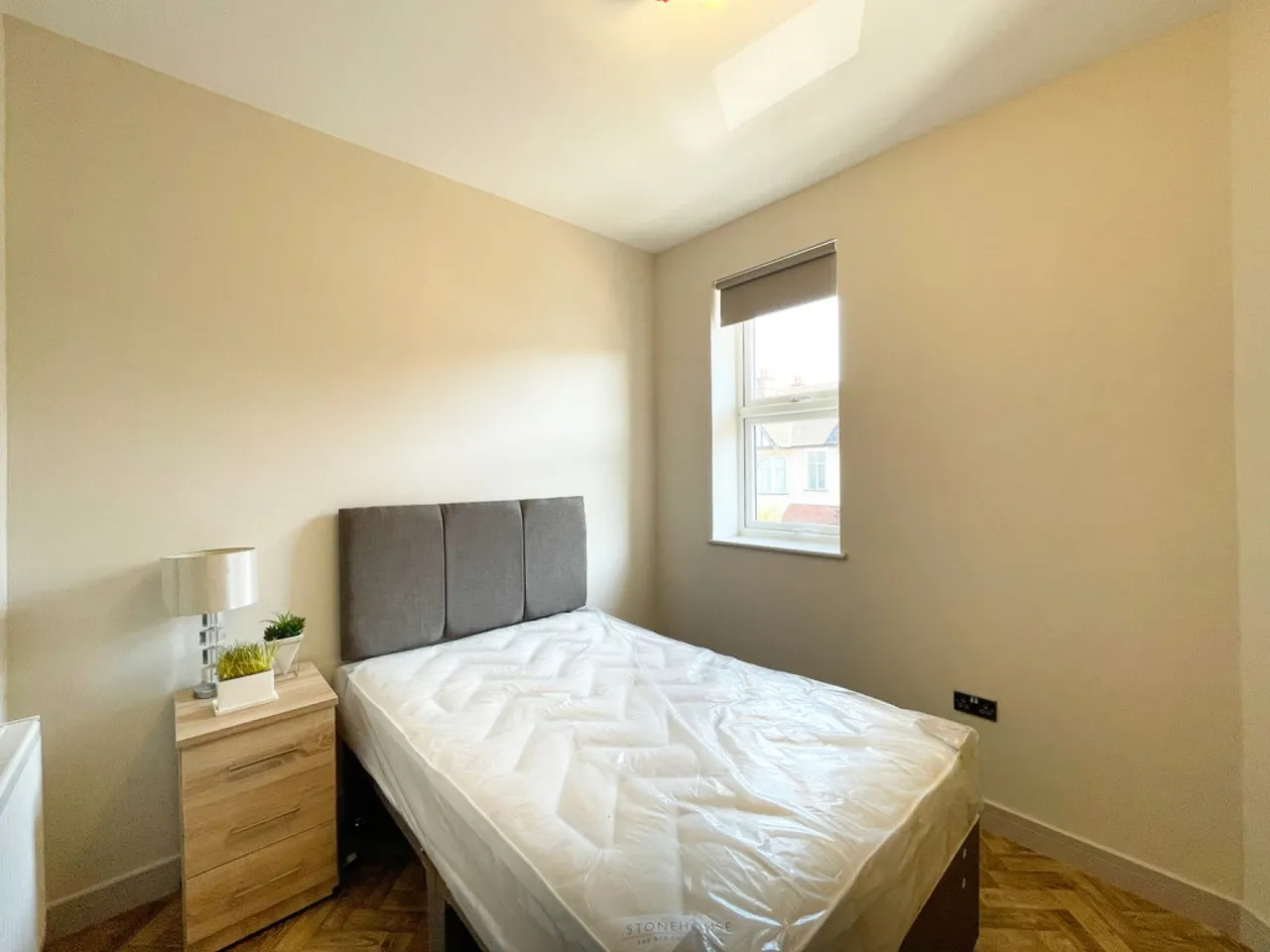 1 bed house to rent, Ramuz Drive, Westcliff On Sea, SS0