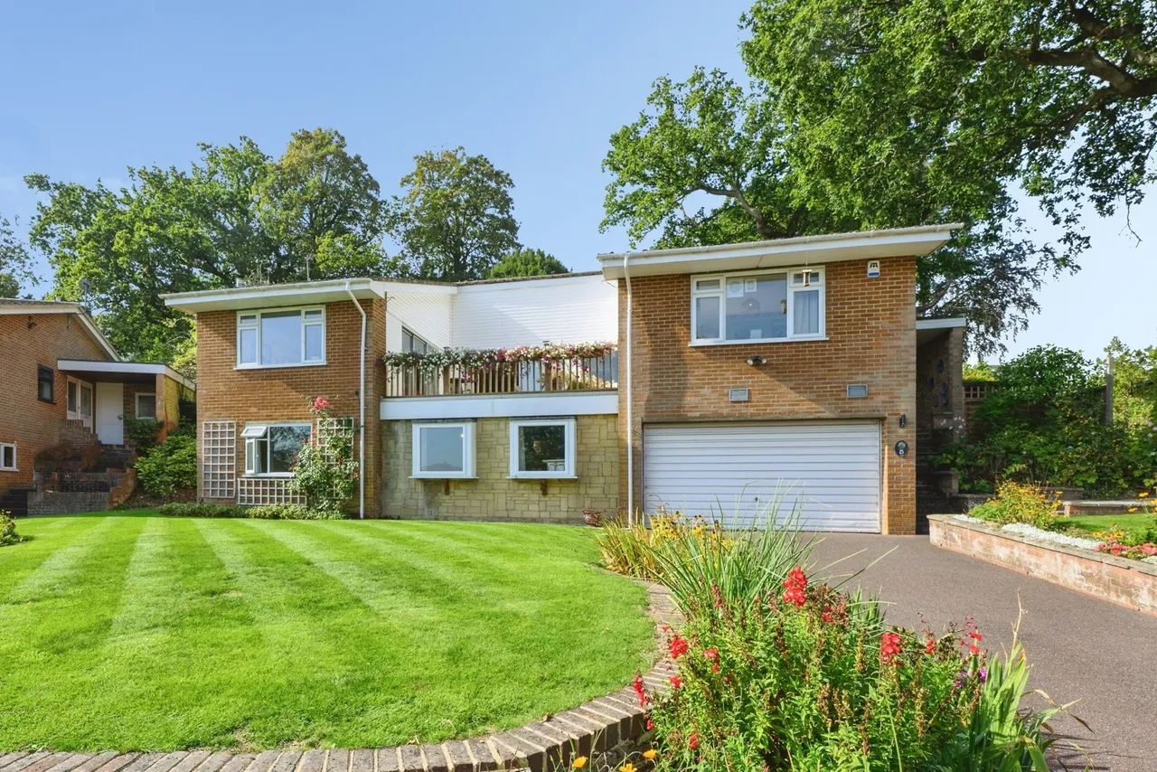 4 bed house for sale, Highclere Close, Kenley, CR8