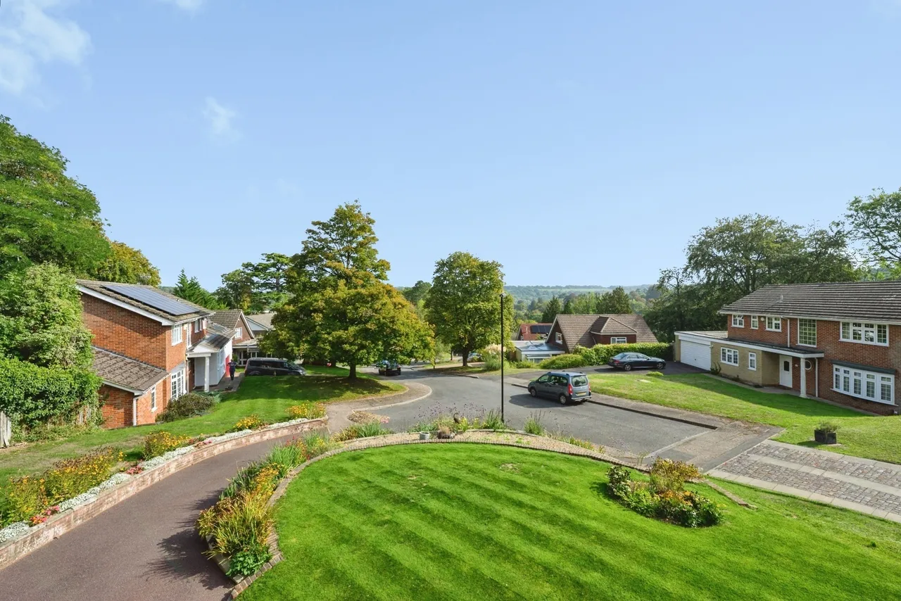 Highclere Close, Kenley, CR8, photo 3