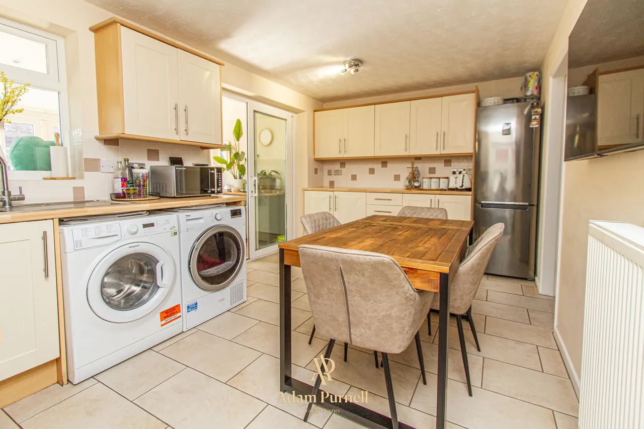 Newquay Close, Hinckley, LE10, photo 2