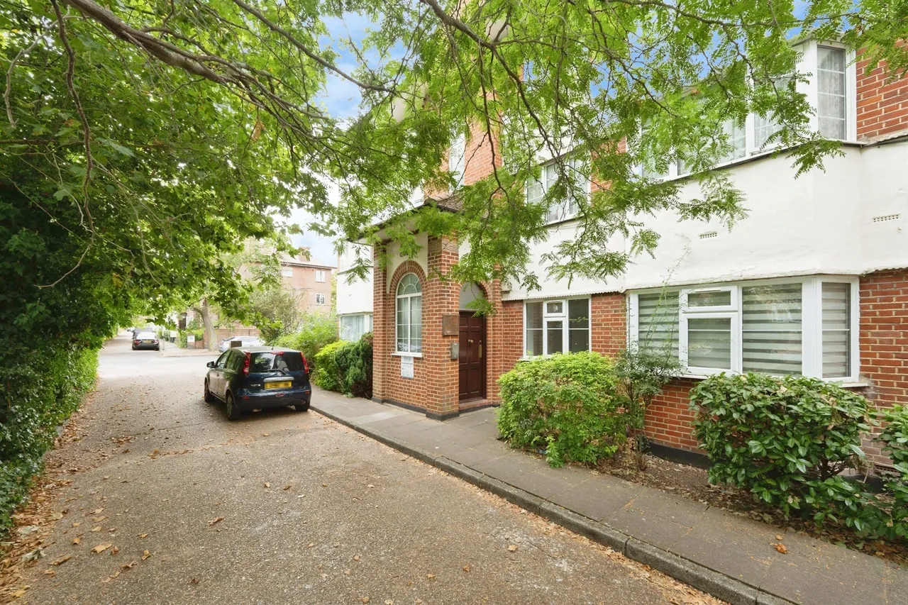 2 bed flat for sale — Alexandra Avenue, Harrow