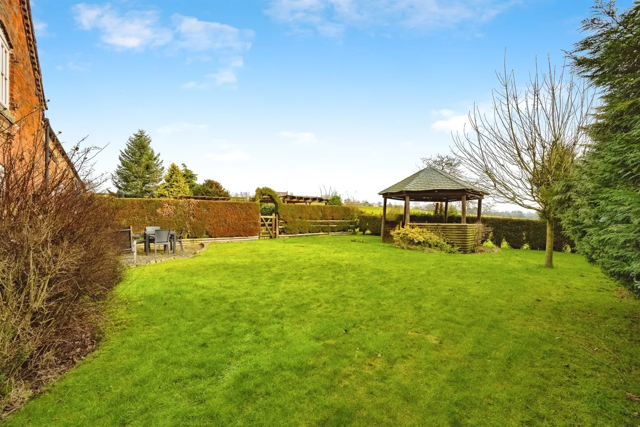 Lapwing Cottage, Leigh, ST10, photo 14