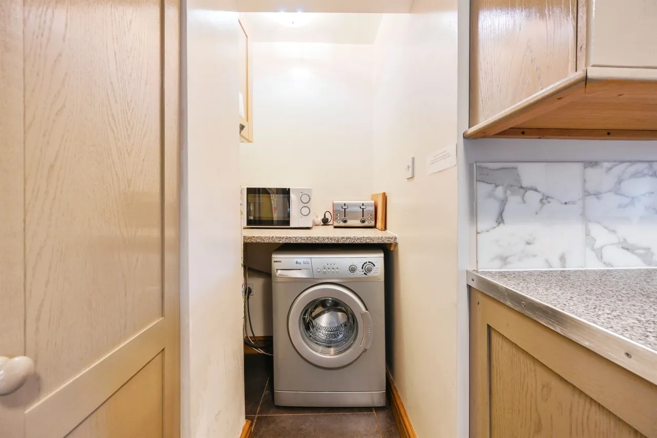 Lapwing Cottage, Leigh, ST10, photo 8