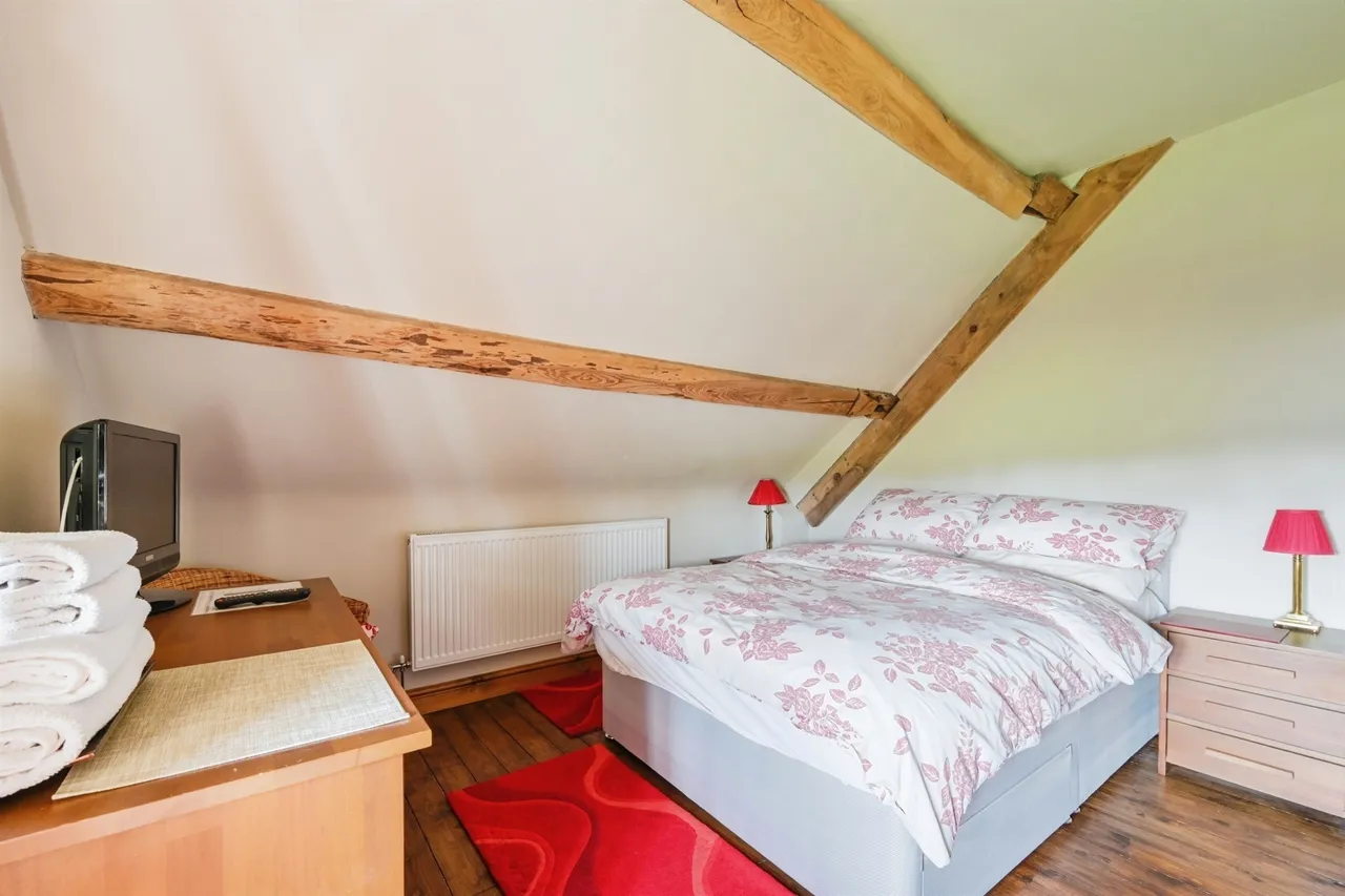 Lapwing Cottage, Leigh, ST10, photo 11