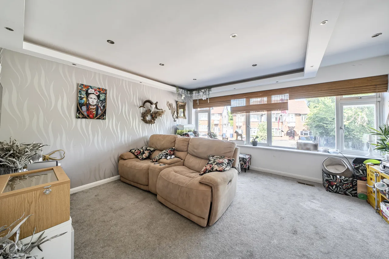 5 Mays Lane, Barnet, photo 2