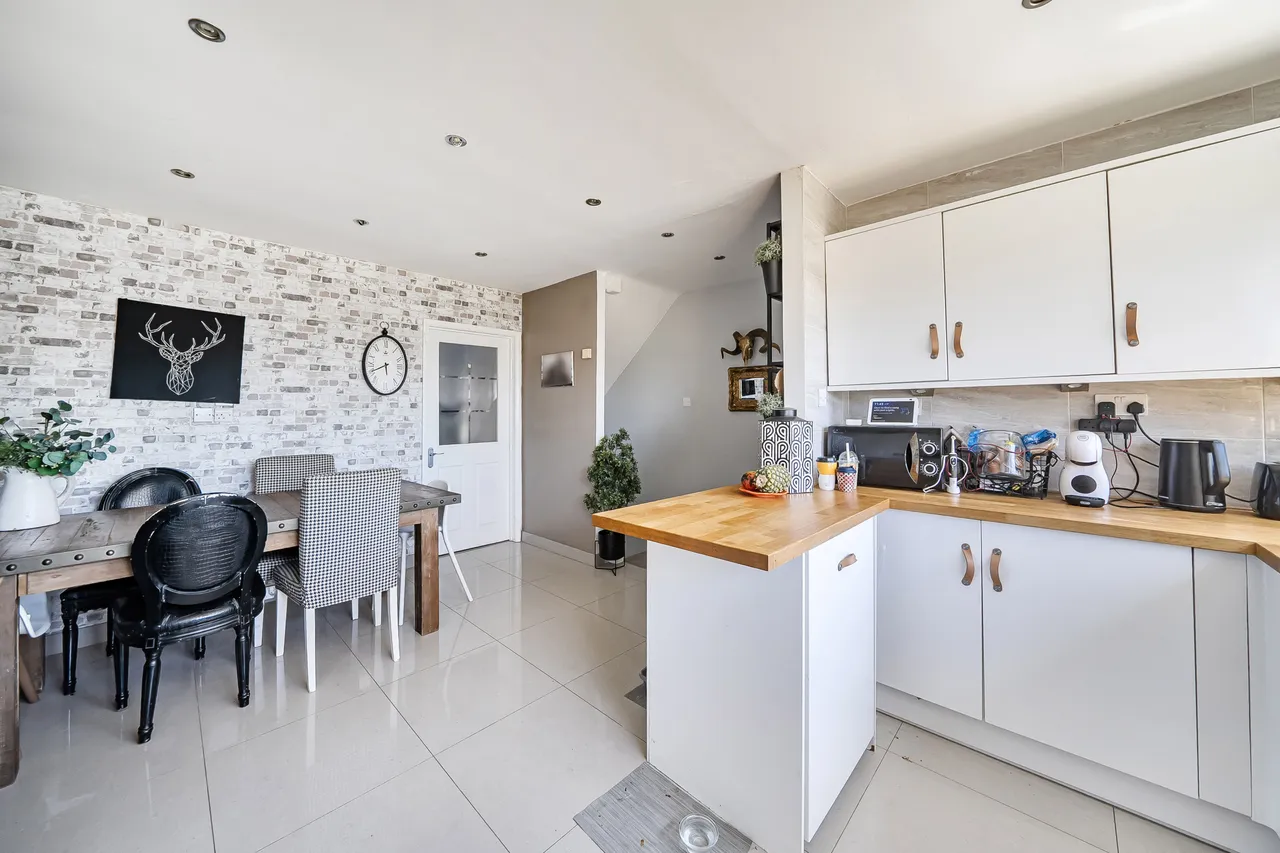 5 Mays Lane, Barnet, photo 4