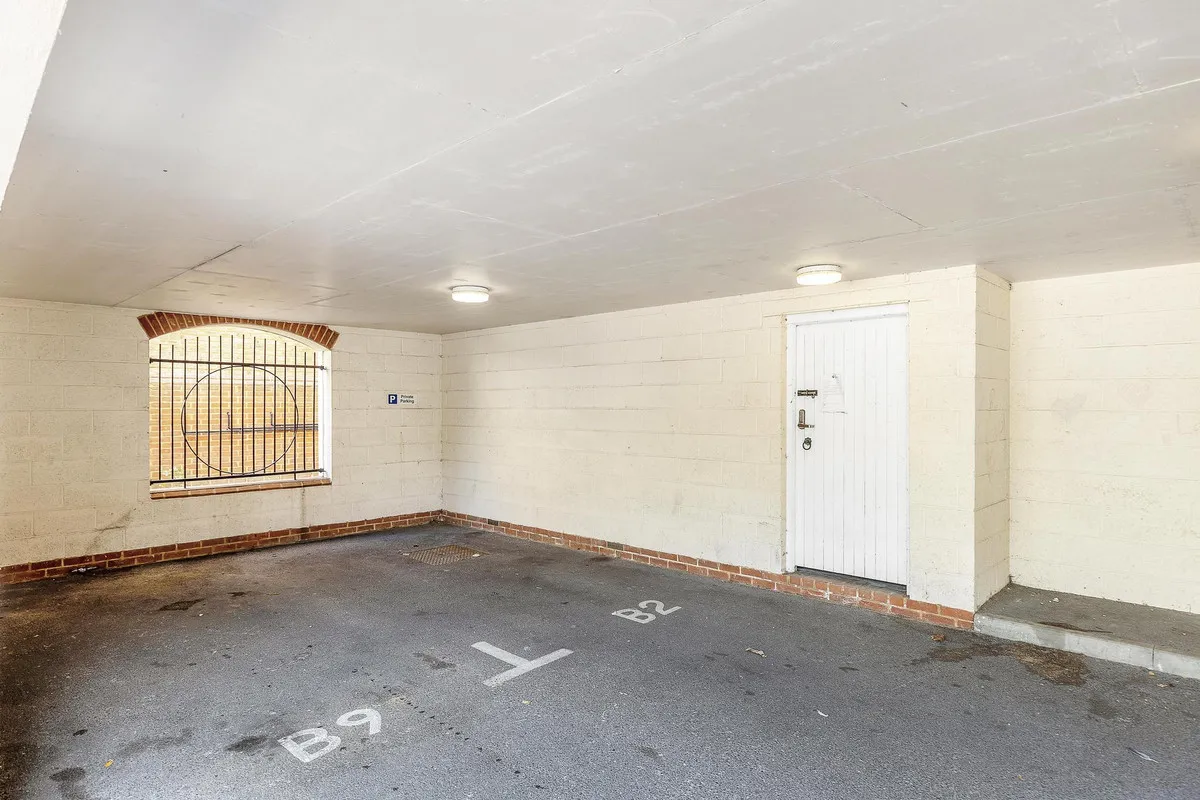 Morden, SM4, photo 16