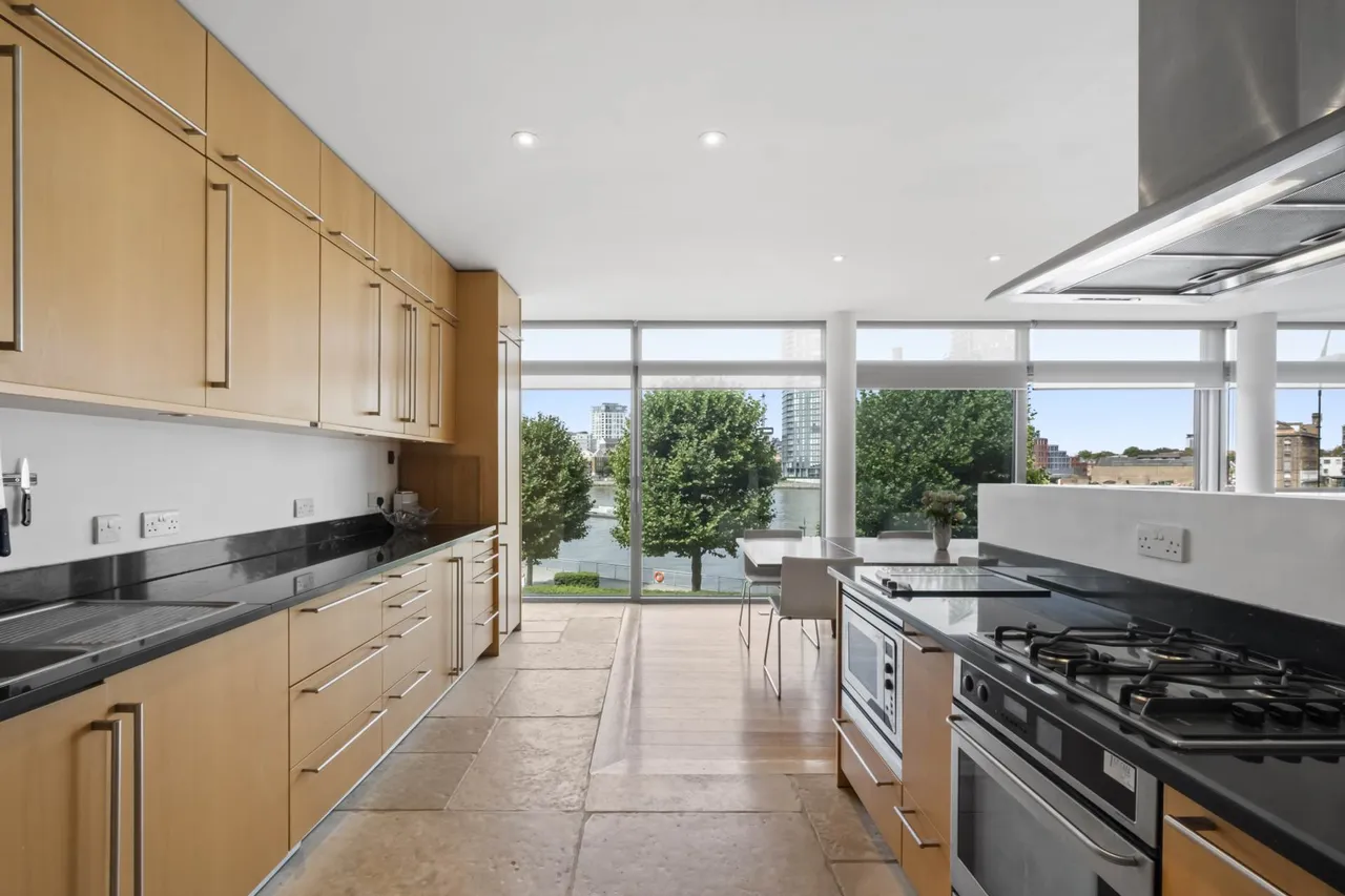 The Montevetro Building, Battersea, SW11, photo 4