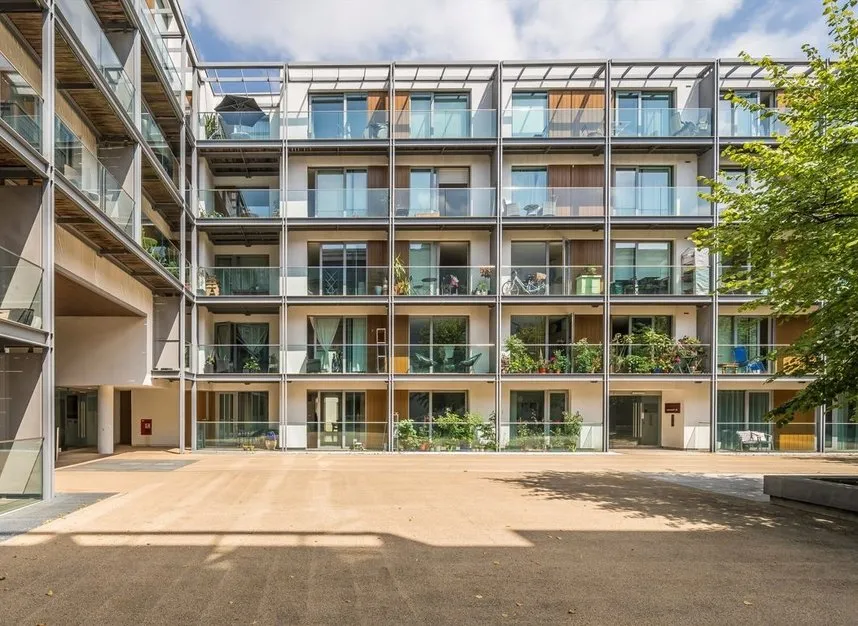 Highbury Stadium Square, Highbury, N5, photo 6