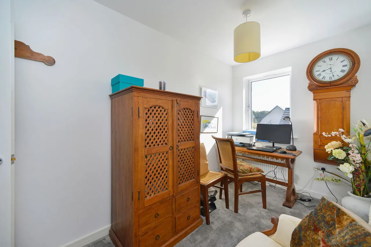 Exbury Crescent, Cranleigh, GU6, photo 12