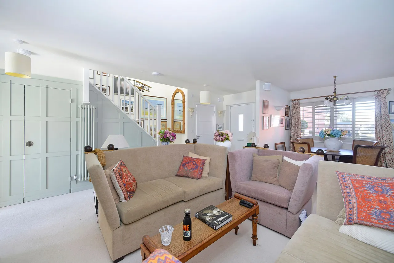 Exbury Crescent, Cranleigh, GU6, photo 5