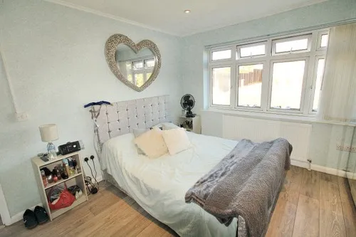 Philip Close, Romford, RM7, photo 8